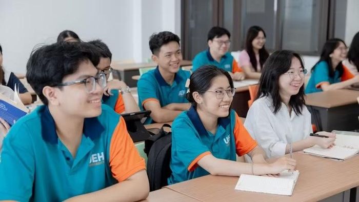Sinh viên UEH trong giờ học tập.