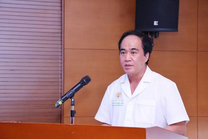 Thiếu tướng, Phó Giáo sư, Tiến sĩ Vũ Ngọc Lâm, Phó Giám đốc Bệnh viện Trung ương Quân đội 108 phát biểu khai mạc.