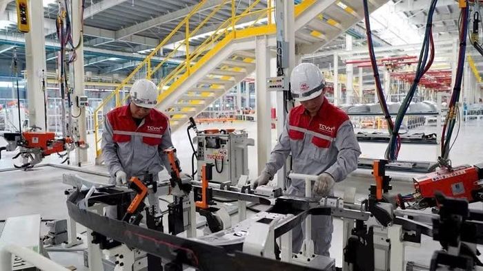 Dây chuyền sản xuất tại Nhà máy ô-tô Thành Công Việt Hưng (Quảng Ninh).