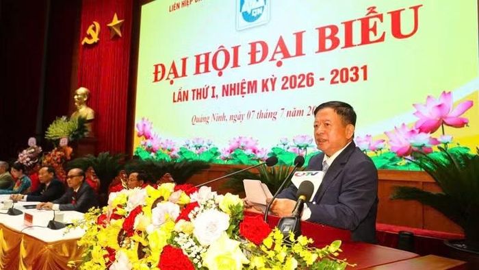 Đồng chí Đỗ Hồng Quân, Phó Chủ tịch Ủy ban Trung ương Mặt trận Tổ quốc Việt Nam, Chủ tịch Liên hiệp các Hội Văn học Nghệ thuật Việt Nam, phát biểu tại Đại hội.