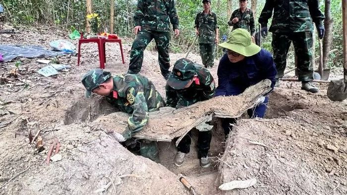 Các hài cốt liệt sĩ được bọc vẹn nguyên trong túi tử sĩ.
