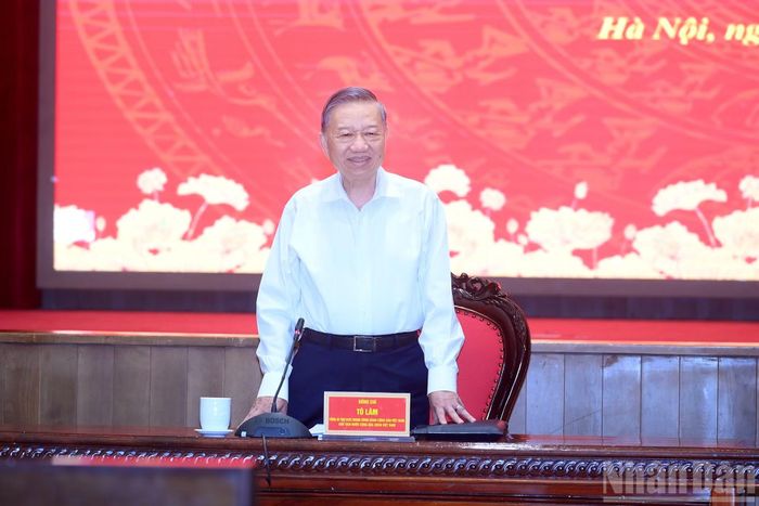 Tổng Bí thư, Chủ tịch nước Tô Lâm phát biểu chỉ đạo tại cuộc làm việc với Thành ủy Hà Nội.
