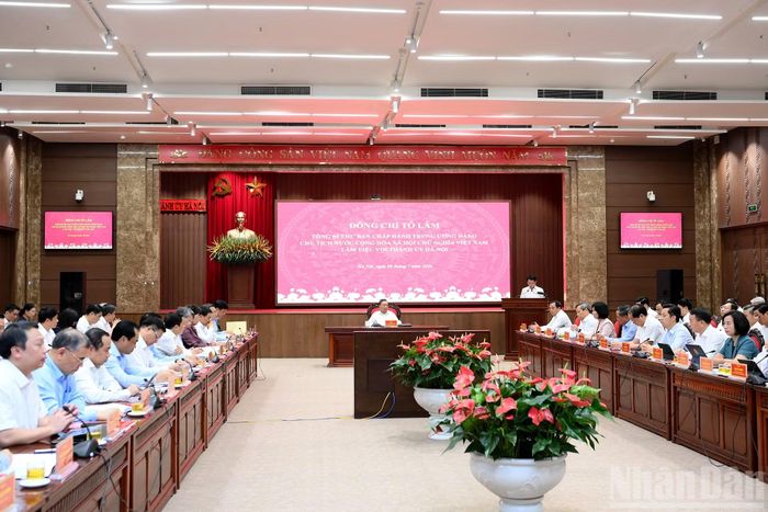 Quang cảnh cuộc làm việc.