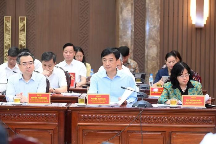 Các đồng chí lãnh đạo Đảng, Nhà nước và các đại biểu tham dự cuộc làm việc. (Ảnh: ĐĂNG KHOA)