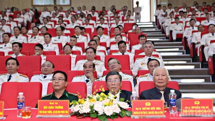 Đại biểu tham dự lễ kỷ niệm.