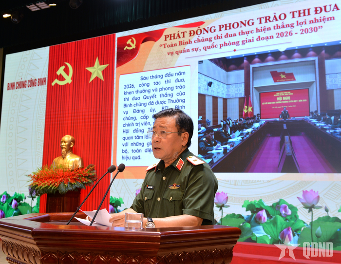 Thiếu tướng Đinh Ngọc Tường, Chính ủy Binh chủng Công binh phát động phong trào thi đua.