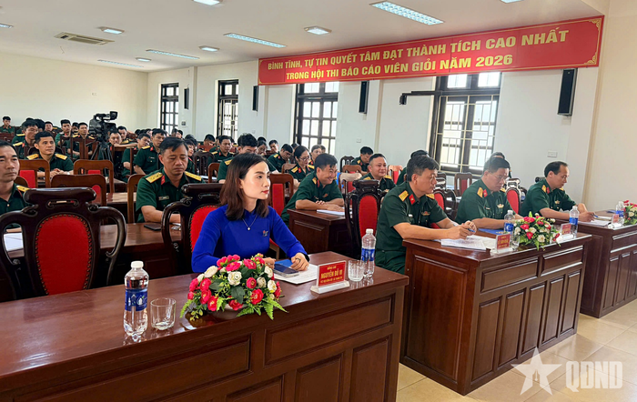 Các đại biểu dự tọa đàm.