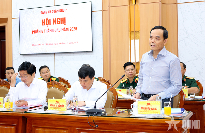 Đồng chí Trần Lưu Quang, Ủy viên Bộ Chính trị, Bí thư Thành ủy TP Hồ Chí Minh phát biểu tại hội nghị.