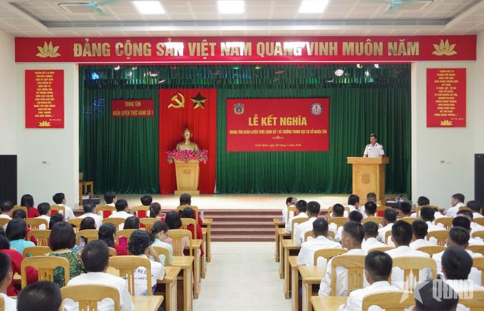  Quang cảnh lễ ký kết. 