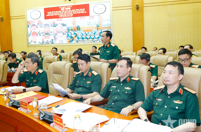 Các đại biểu tham gia ý kiến tại hội nghị.