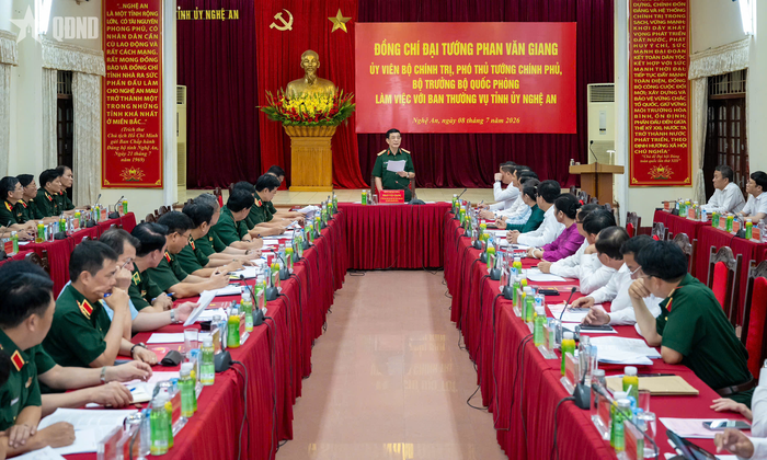 Quang cảnh buổi làm việc tại trụ sở Tỉnh ủy Nghệ An. Ảnh: VIỆT TRUNG 