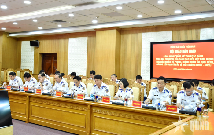 Các đại biểu dự hội thảo.