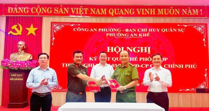 Lãnh đạo phường An Khê chứng kiến lễ ký kết Quy chế phối hợp giữa 2đơn vị.