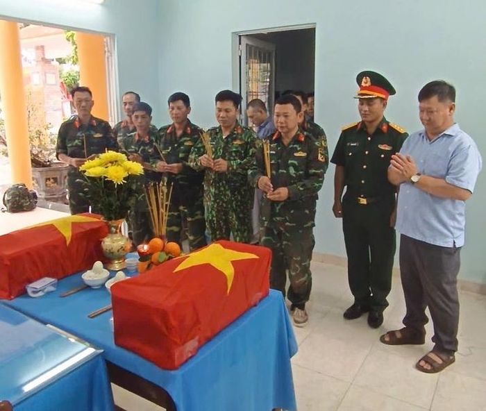  Hài cốt các liệt sĩ được quy tập đưa về địa phương để tổ chức Lễ truy điệu và an táng 