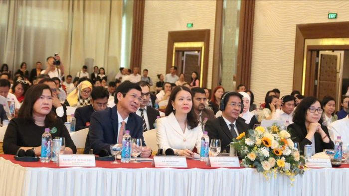  Sự kiện thu hút sự tham gia của các nhà hoạch định chính sách, lãnh đạo địa phương, đại diện ngoại giao và các chuyên gia quốc tế hàng đầu 