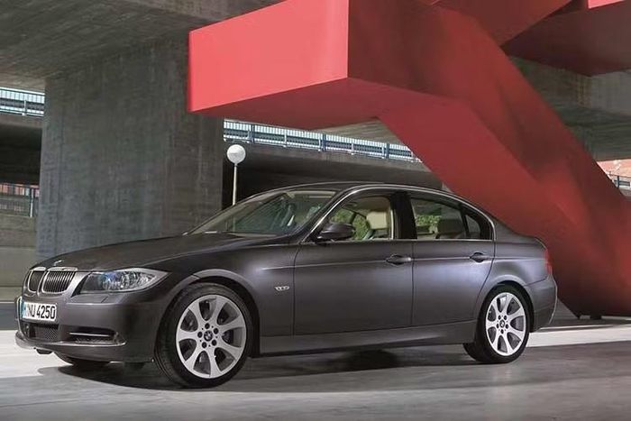 Triệu hồi gần 387.000 xe BMW 1 Series và 3 Series do lỗi túi khí.