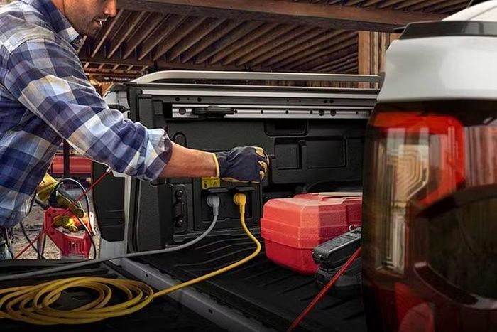 Theo Ford, dù tạo ra mức điện năng tương đương, máy phát điện trong thử nghiệm phát thải cao hơn đáng kể so với Ranger PHEV. Ở một số kịch bản, lượng oxit nitơ từ máy phát điện được cho là cao hơn hơn 9.000 lần, trong khi lượng carbon monoxide cao hơn hơn 1.200 lần so với mẫu bán tải plug-in hybrid.