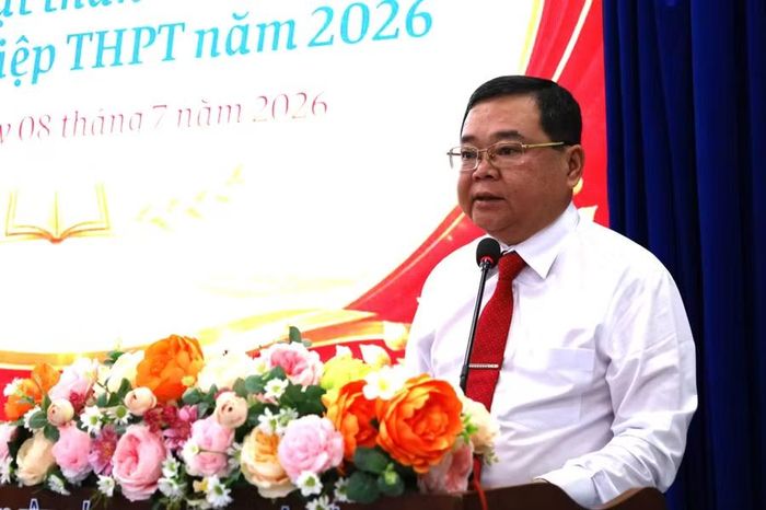 Ông Vương Hồng Hào, Phó Giám đốc Trung tâm GDTX Cà Mau phát biểu tại buổi lễ.