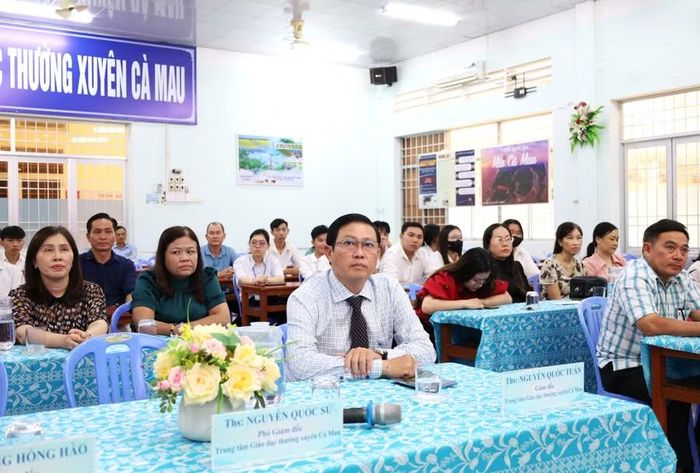Đại biểu dự lễ.