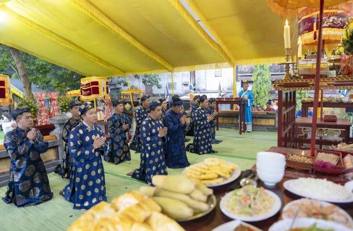 Các đại biểu tại Lễ Tế Đàn Nam Giao, TP Huế.