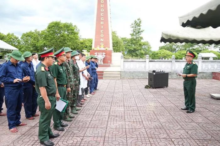 Công tác lấy mẫu ADN tại các phần mộ được triển khai cẩn trọng, bài bản.