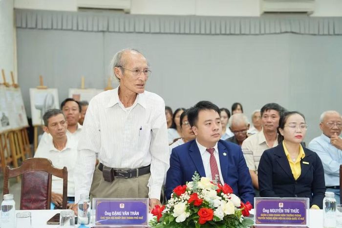 Ông Đặng Văn Trân, Chủ tịch Hội Nhiếp ảnh TP Huế phát biểu.