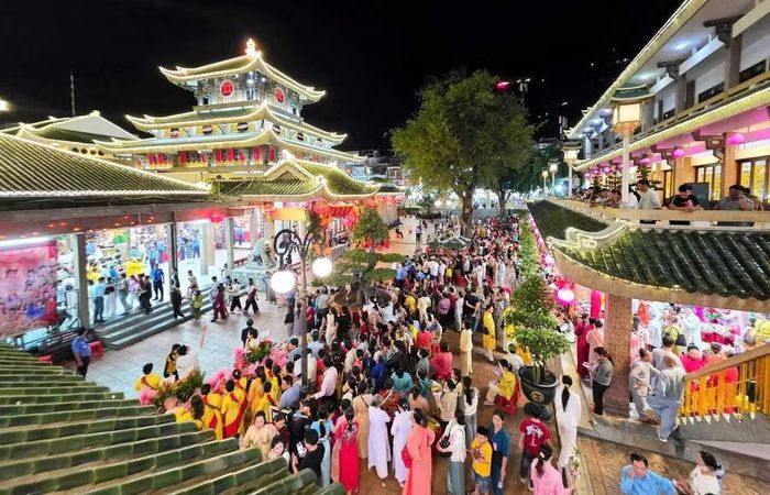 Các sự kiện văn hóa, thể thao, du lịch tại An Giang thu hút đông đảo du khách.