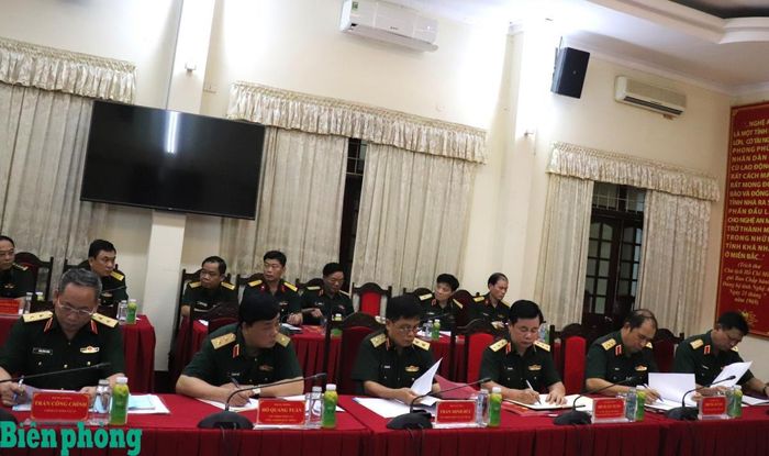 Đại biểu Bộ Quốc phòng dự buổi làm việc. Ảnh: Viết Lam