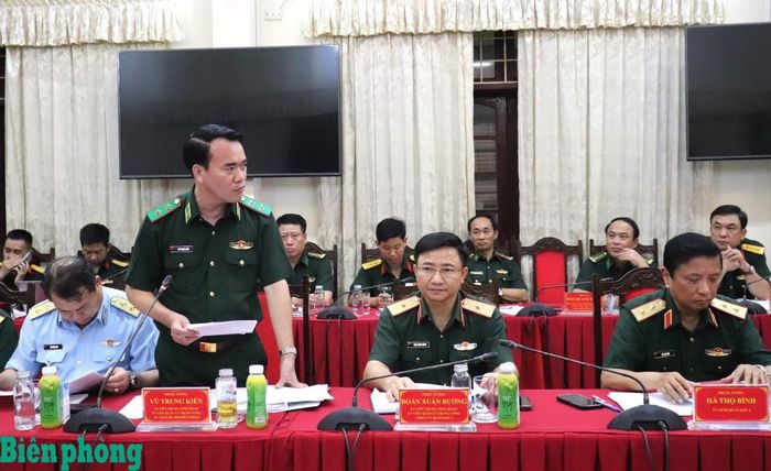 Trung tướng Vũ Trung Kiên phát biểu tại buổi làm việc. Ảnh: Viết Lam