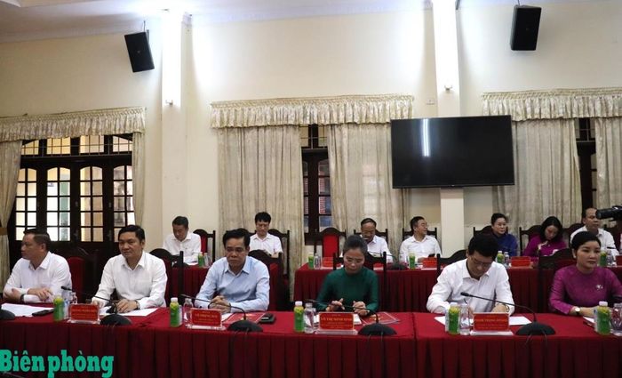 Đại biểu tỉnh Nghệ An dự buổi làm việc. Ảnh: Viết Lam