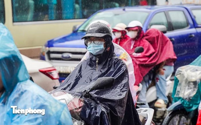 Miền Bắc có thể đón mưa dông rải rác vào chiều tối và đêm nay (8/7).