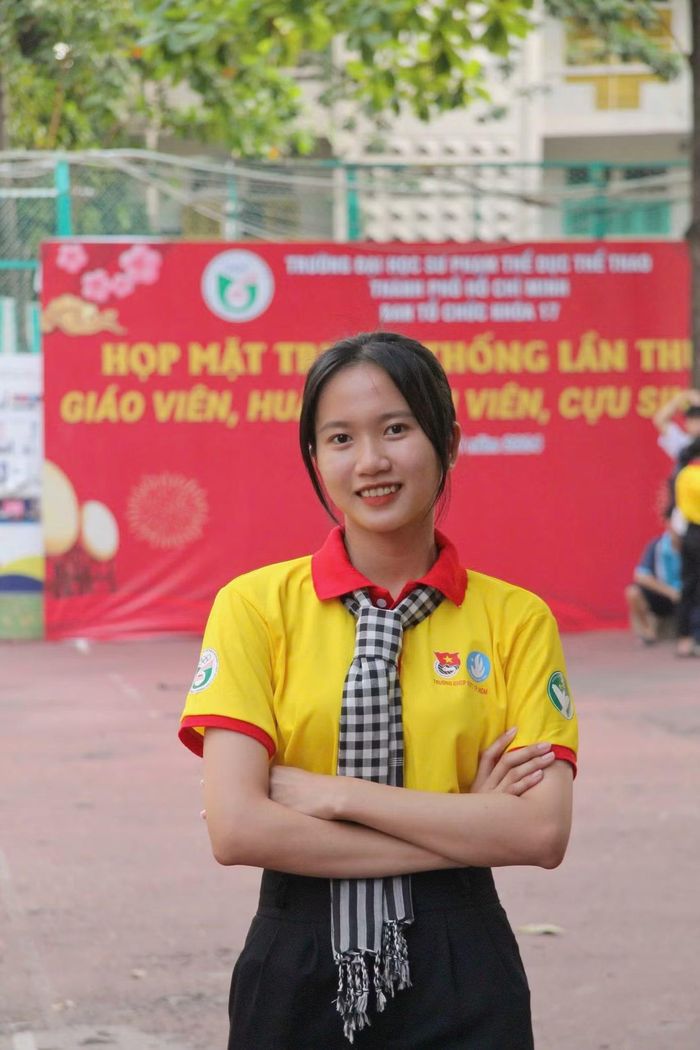 Nguyễn Mỹ Nhân tích cực tham gia các hoạt động tình nguyện tại trường.