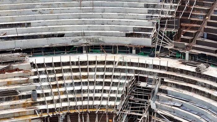 Khu khán đài đã cơ bản xong phần kết cấu chính bằng bê tông cốt thép.