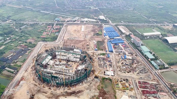 Khi hoàn thành, sân vận động sẽ có đầy đủ các khu chức năng đạt chuẩn quốc tế, phục vụ đào tạo, huấn luyện và tổ chức các giải đấu, sự kiện thể thao, giải trí quy mô lớn. Công trình được kỳ vọng đáp ứng tiêu chuẩn đăng cai ASIAD, Olympic và cả các trận đấu thuộc vòng chung kết World Cup trong tương lai. Cùng với đó, nhà thi đấu trong tổ hợp thể thao - dịch vụ rộng 92 ha cũng đang dần thành hình.