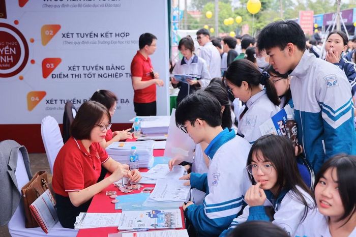 Thí sinh trong ngày hội tuyển sinh ĐH 2026. Ảnh: HANU