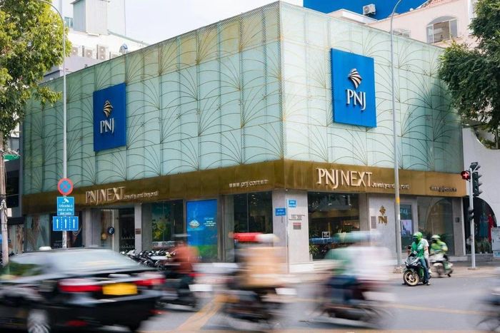 Cổ phiếu PNJ trải qua 3 phiên giảm mạnh liên tiếp.