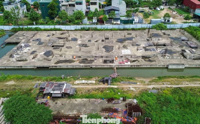  Sở Xây dựng sau đó đề nghị UBND TP Thanh Hóa (cũ) xử lý vi phạm, buộc dừng thi công. Doanh nghiệp sau đó được yêu cầu hoàn thiện hồ sơ xin điều chỉnh giấy phép xây dựng trong thời hạn 90 ngày, nếu không sẽ phải tháo dỡ phần công trình vi phạm. Tuy nhiên, từ đó đến nay, dự án rơi vào tình trạng đình trệ kéo dài. 