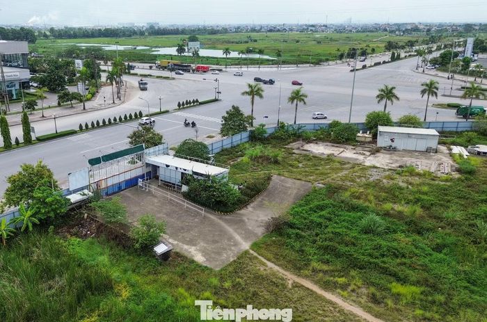 Theo quy hoạch, dự án gồm 3 tòa chung cư cao 15 tầng với khoảng 900 căn hộ trên diện tích hơn 22.300m2, 2 mặt tiền đường tránh Quốc lộ 1A và Đại lộ Võ Nguyên Giáp. Trong đó, gần 11.500m2 dành xây dựng nhà ở xã hội, hơn 7.400m2 đất cây xanh và khoảng 3.400m2 đất giao thông. Tổng mức đầu tư gần 527 tỷ đồng, thời gian thực hiện dự kiến 30 tháng.
