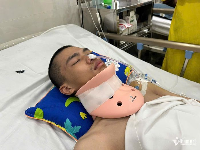 Sau ca phẫu thuật hàm mặt, Dương vẫn phải tiếp tục điều trị chấn thương sọ não, chờ hội chẩn và phục hồi chức năng trong thời gian dài