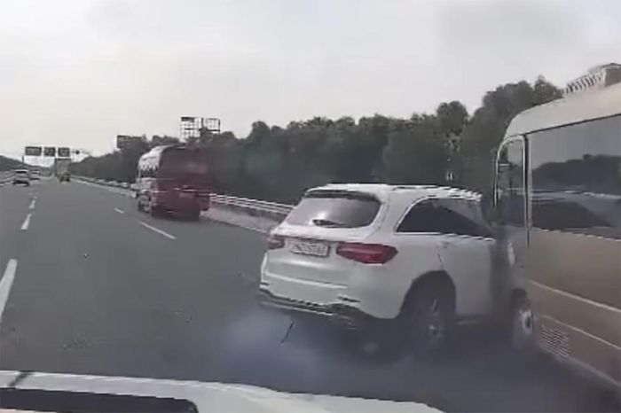 Hình ảnh vụ tai nạn liên hoàn trên cao tốc Hà Nội - Hải Phòng. Ảnh chụp màn hình