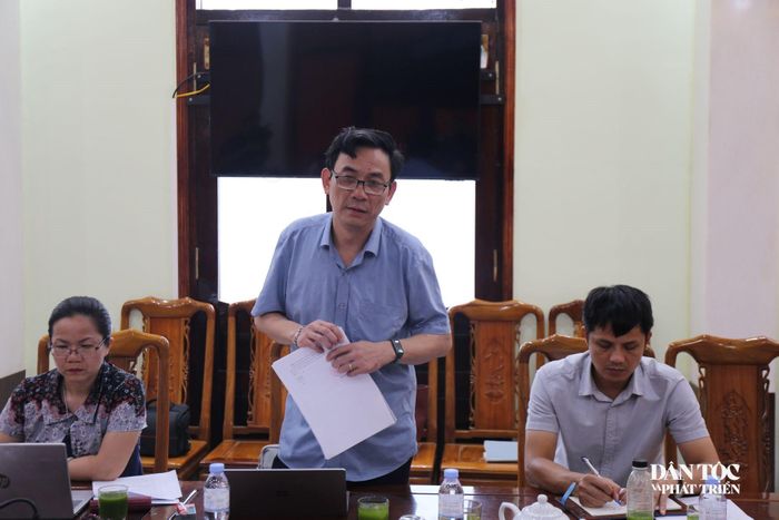 Ông Đặng Tiến Hùng - Phó Chánh Văn phòng Quốc gia về dân tộc và miền núi đề nghị địa phương khẩn trương hoàn thiện hồ sơ các dự án, xử lý những hạng mục xuống cấp, xây dựng đầy đủ danh mục đầu tư của giai đoạn 2026-2030 và phát huy vai trò của Ban giám sát cộng đồng trong theo dõi các công trình. Ảnh: Thanh Hải