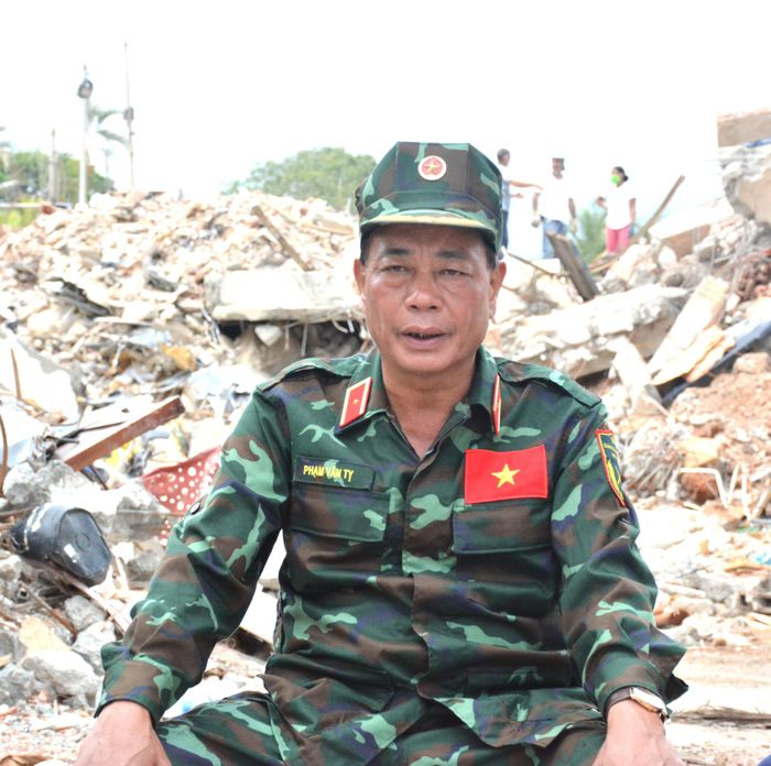 Thiếu tướng Phạm Văn Tỵ, Phó cục trưởng Cục Cứu hộ - Cứu nạn, trưởng đoàn Việt Nam. Ảnh: QĐND