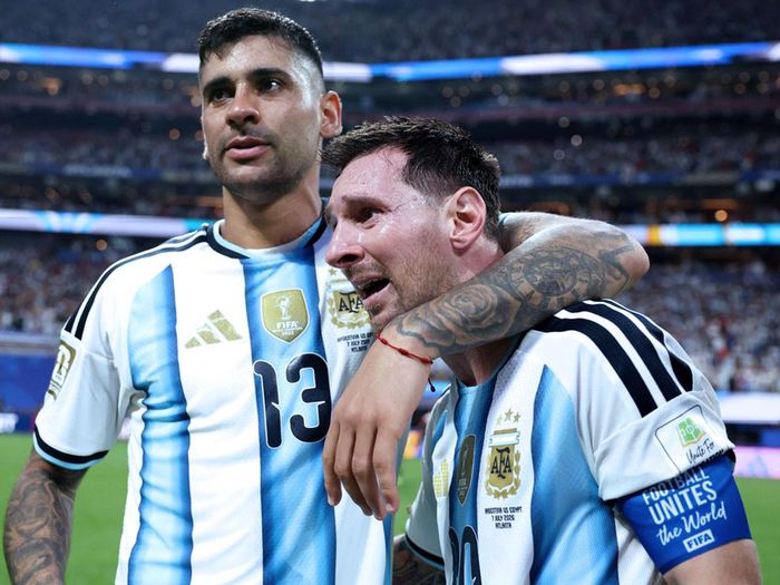 Nước mắt Messi lại rơi. Ảnh: AFA