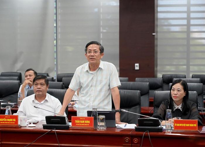 Phó Chủ tịch UBND TP. Đà Nẵng Trần Nam Hưng phát biểu tại buổi làm việc. Ảnh: Huy Trường