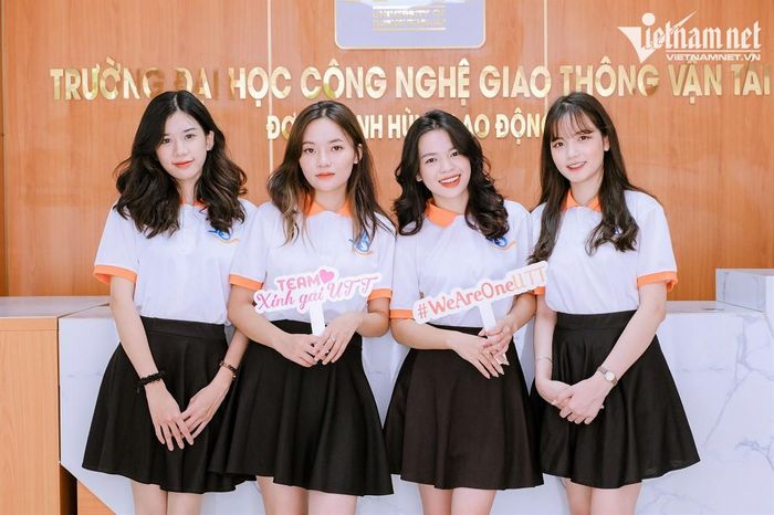 Sinh viên Trường ĐH Công nghệ Giao thông vận tải.