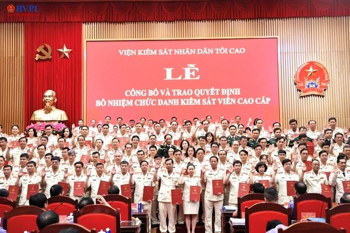 Các đồng chí được bổ nhiệm chức danh Kiểm sát viên cao cấp đợt 1 năm 2026 tuyên thệ. (Ảnh minh họa)