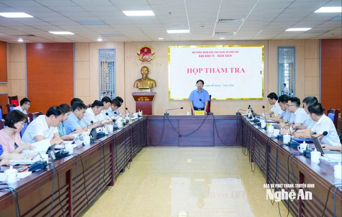 Ban Kinh tế - Ngân sách HĐND tỉnh thẩm tra các nội dung trình kỳ họp thường lệ giữa năm 2026 của HĐND tỉnh khóa XIX. Ảnh: TL