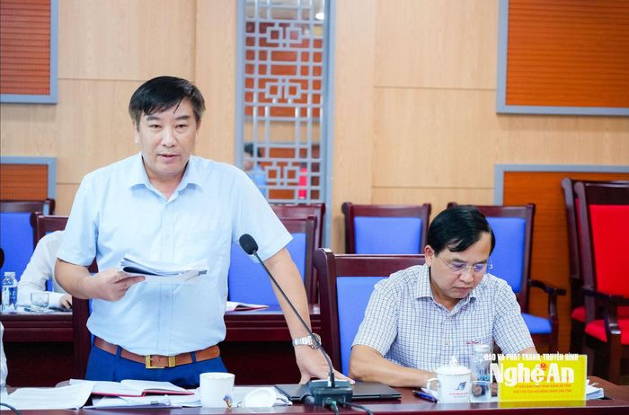 Phó Trưởng ban Kinh tế - Ngân sách Hoàng Lân phát biểu cho ý kiến tại hội nghị. Ảnh: TL