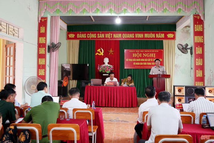 Đảng ủy - HĐND - UBND - Ủy ban MTTQ xã Việt Xuyên tổ chức hội nghị đối thoại trực tiếp giữa người đứng đầu cấp ủy, chính quyền với người dân thôn Tương Nịu.