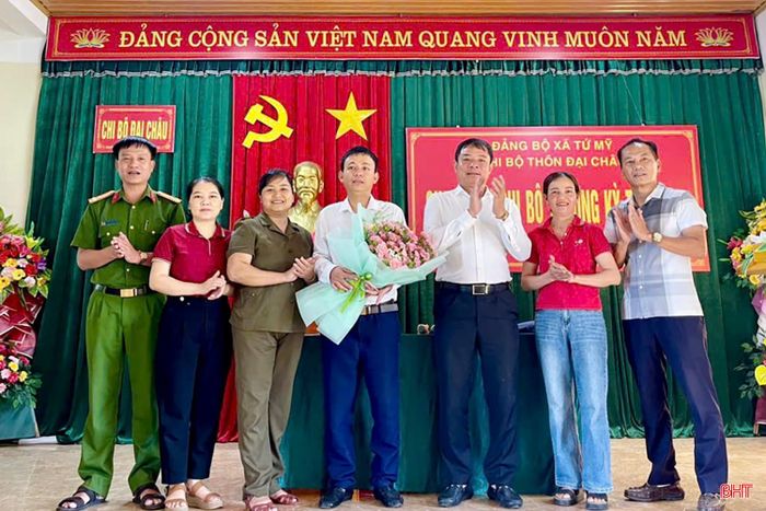 Chi bộ thôn Đại Châu, xã Tứ Mỹ tổ chức sinh hoạt thường kỳ, ra mắt chi ủy, ban cán sự thôn mới.